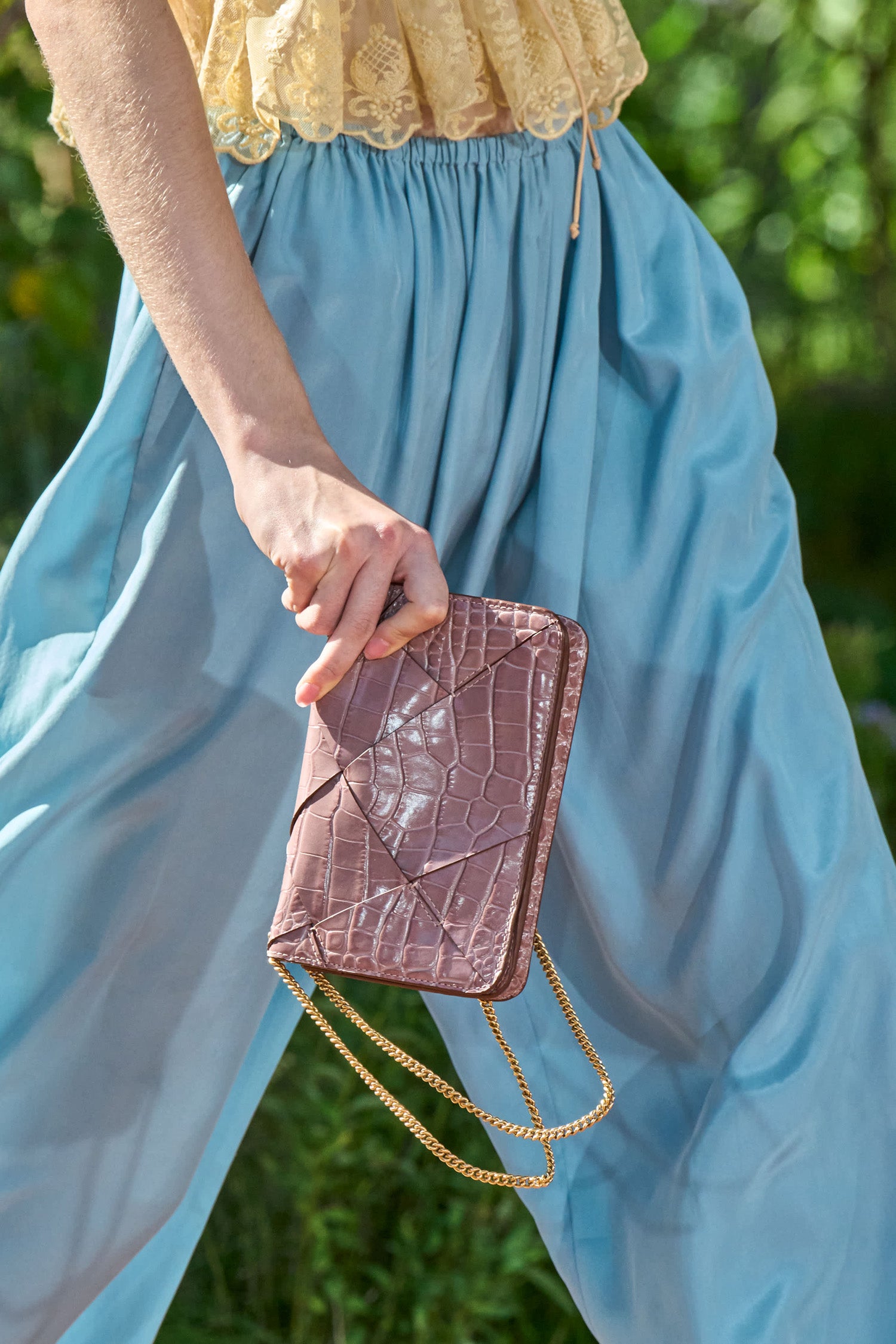 Ulla Johnson BolsoCharlotte con solapa y cadena - Rosa