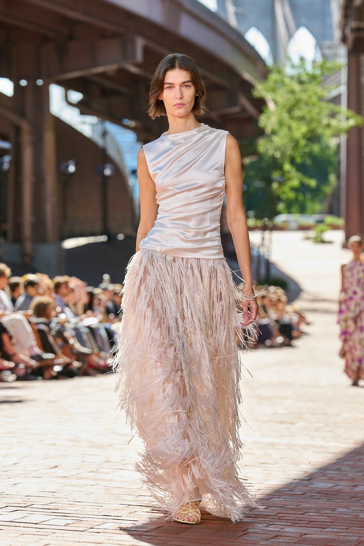 Giselle Fransen Abendkleid - Ecru