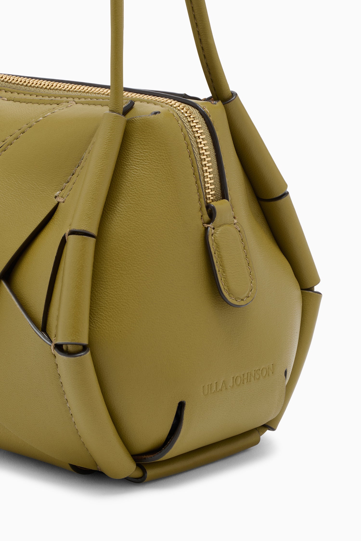 Ulla Johnson Sac caméra Charlotte en cuir olive, zip doré et détail de panneau tissé | Ulla Johnson