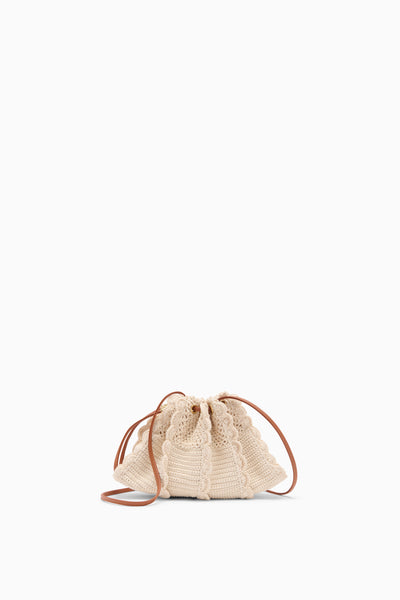 Cowrie Petit sac bandoulière en crochet fait main avec bords festonnés à volants - Vue de face | Ulla Johnson