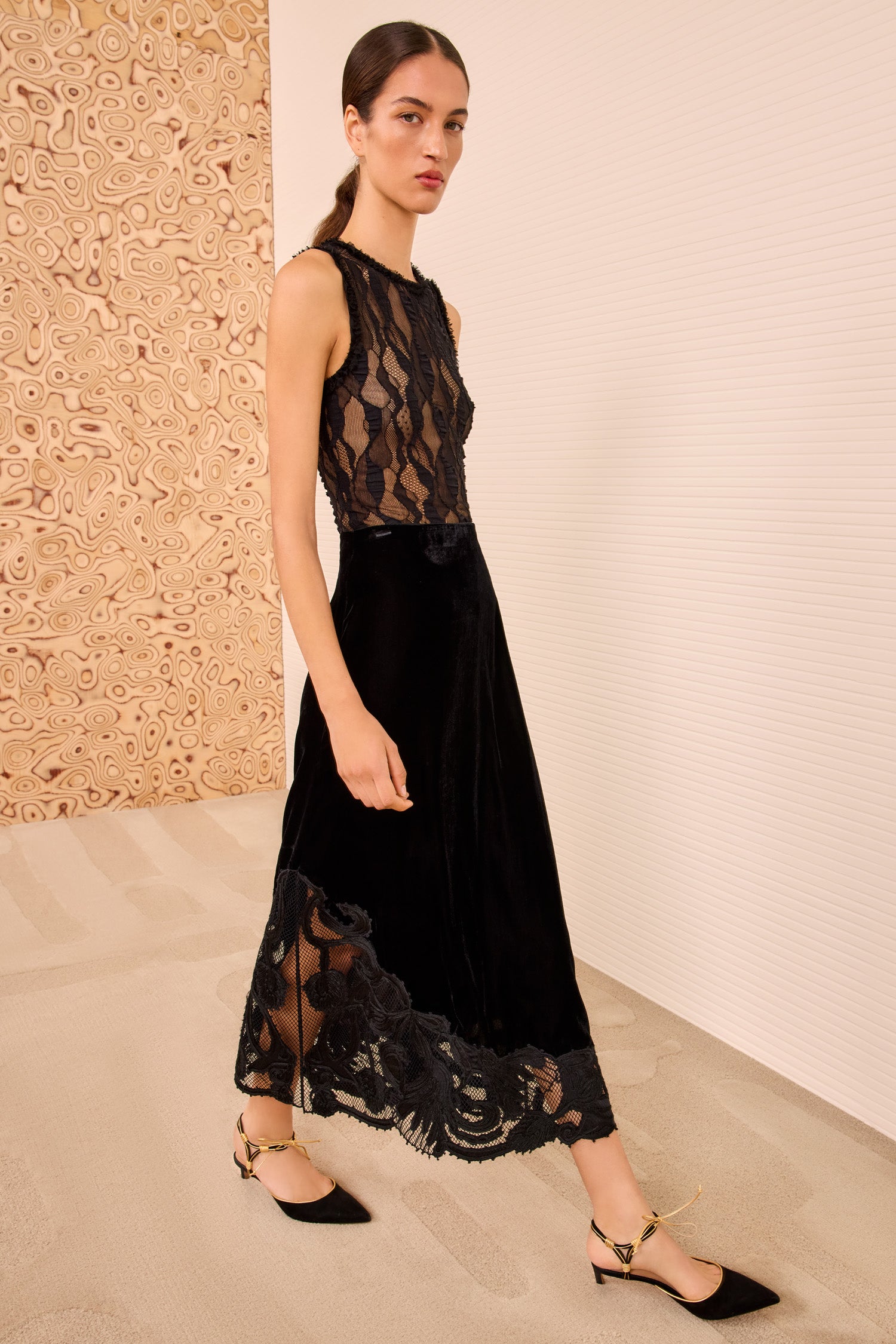 Alita Embroidered Midi Skirt - Noir