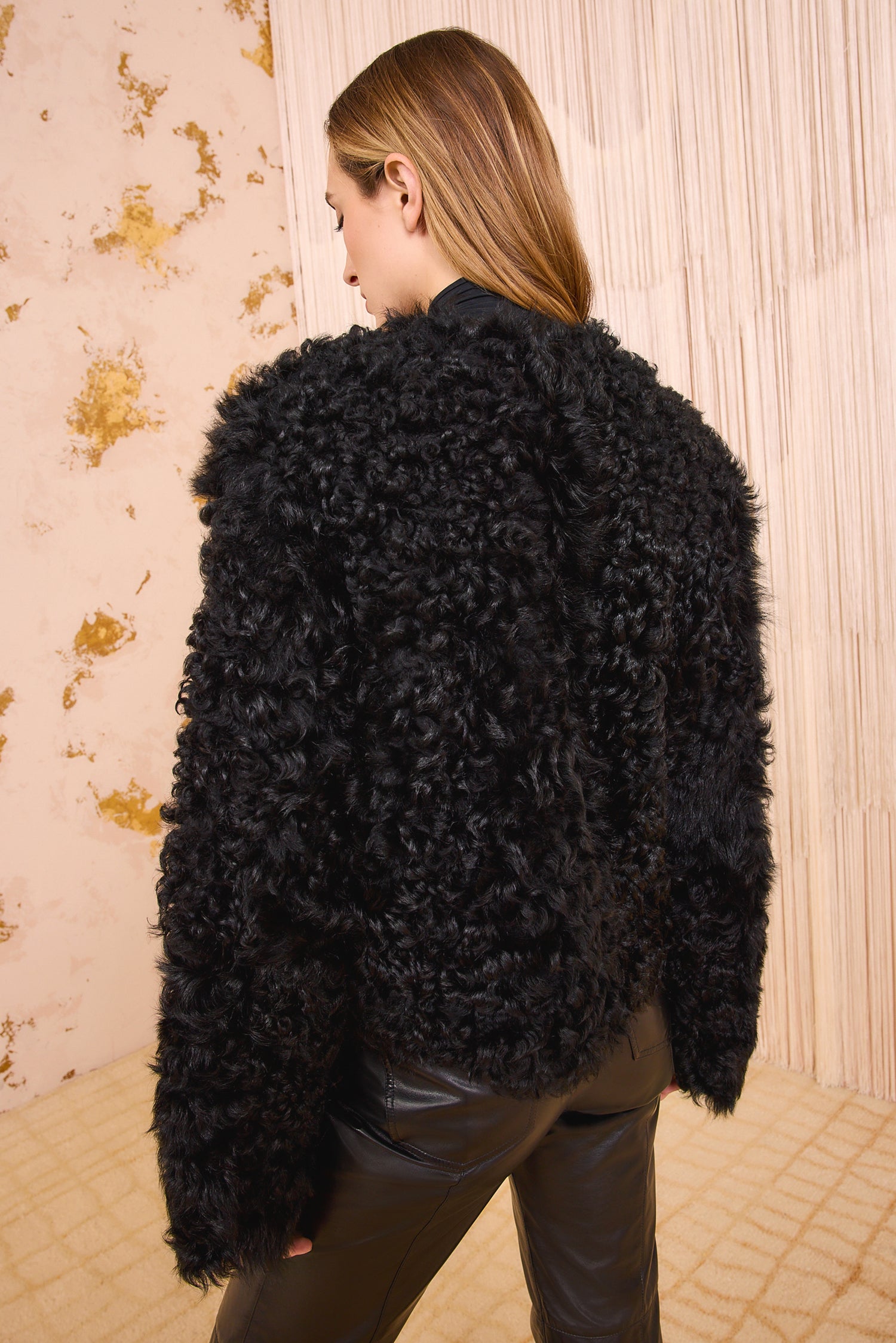 Ulla Johnson Irina Short Shearling Coat - Noir