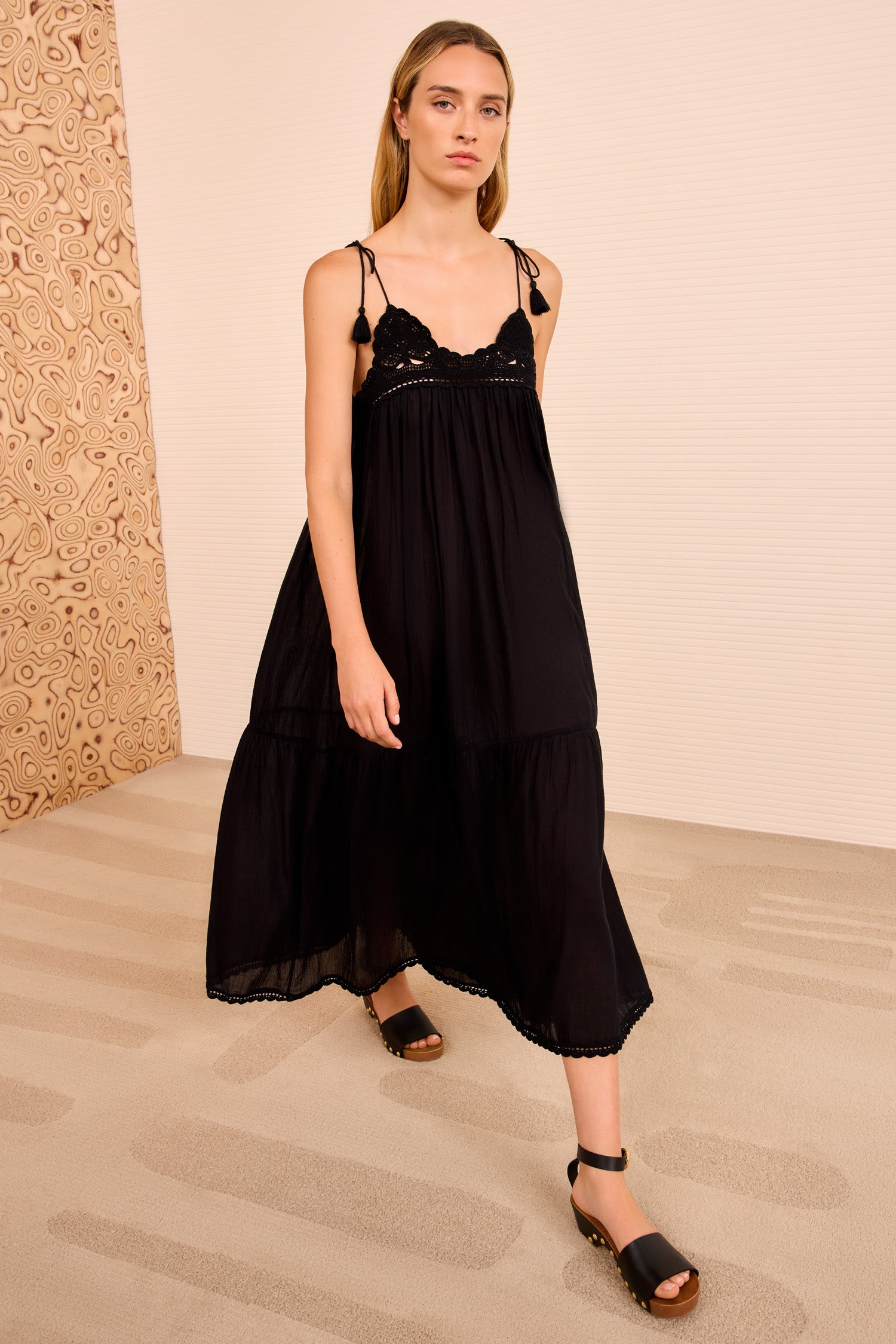 Linnea Coverup Dress with Crochet Detail - Noir