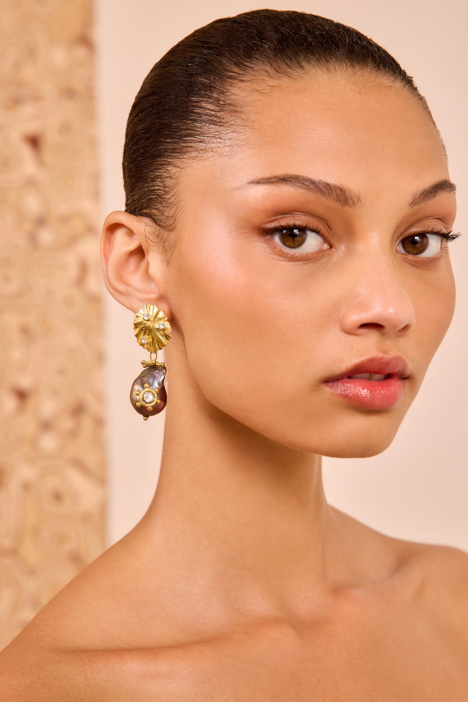Ulla Johnson Pearl Dangle Earring - Oyster