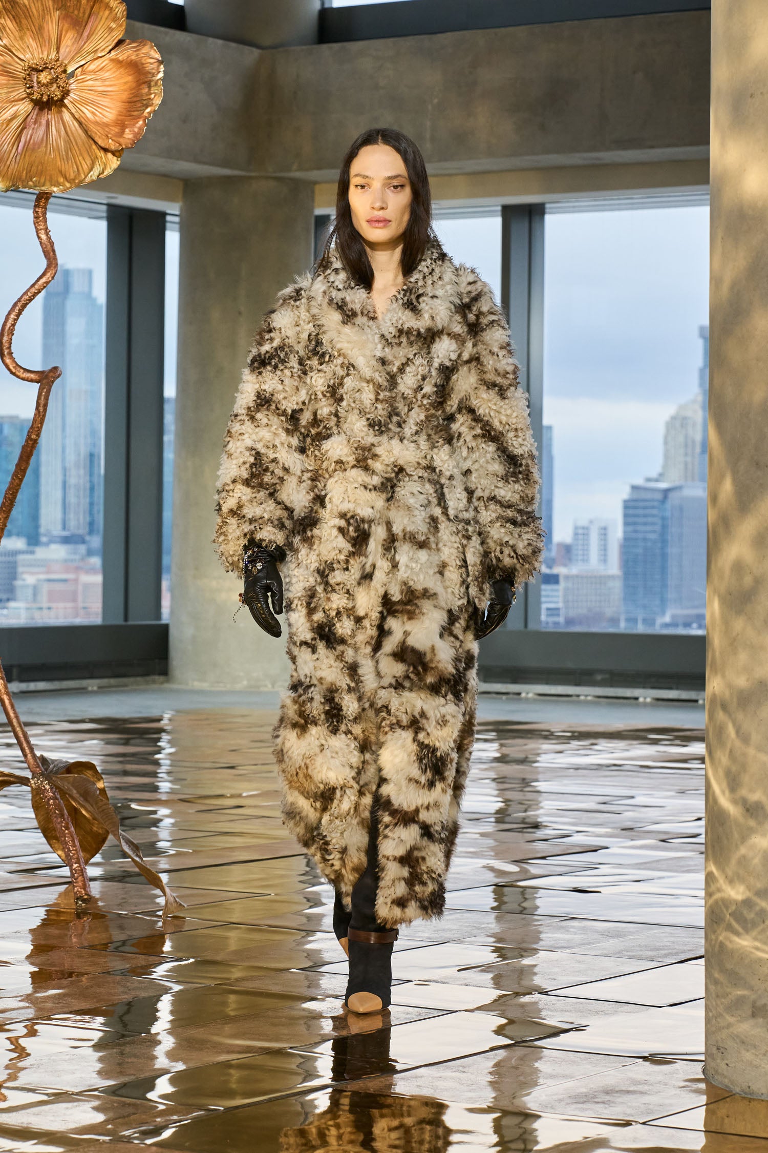 Ceryse Long Shearling Coat - Pietra