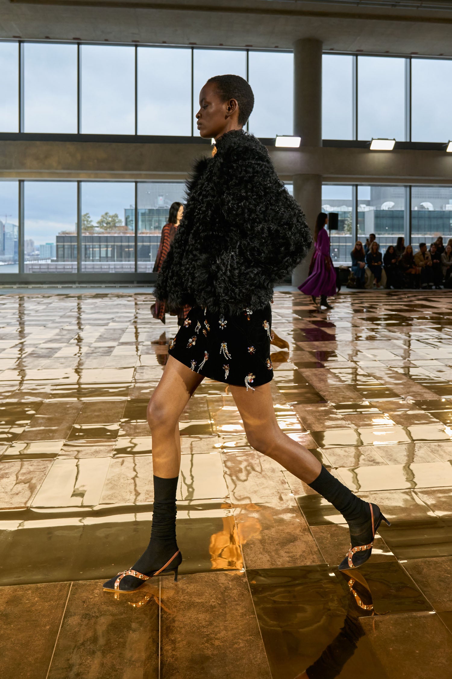 Irina Short Shearling Coat - Noir