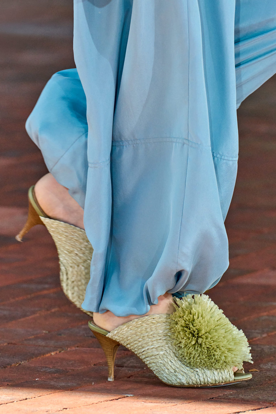 ⁣⁢Mule À Talon Avec Franges En Raphia - Olive⁤⁣
