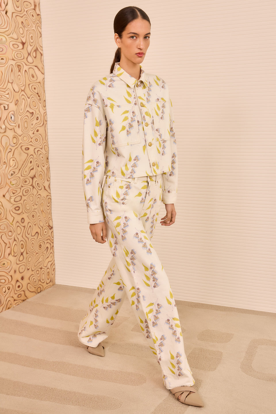 The Bobbi Cropped Jacket - Infinite Flower