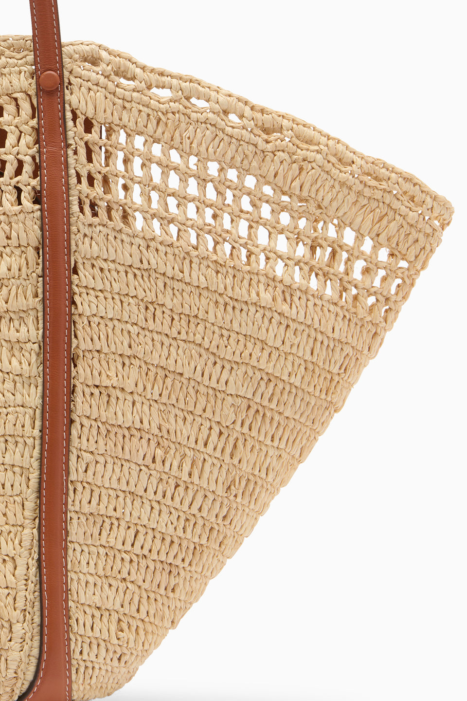 Natural Raffia Tote Scalloped Edge and Leather Handle Detail - Close-Up | Ulla Johnson