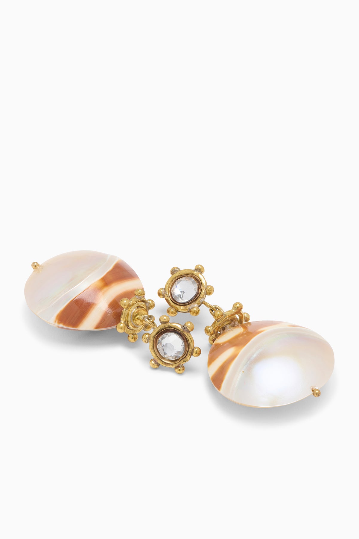 ⁣⁢Pendiente largo adornado con forma de concha - Perla⁤⁣