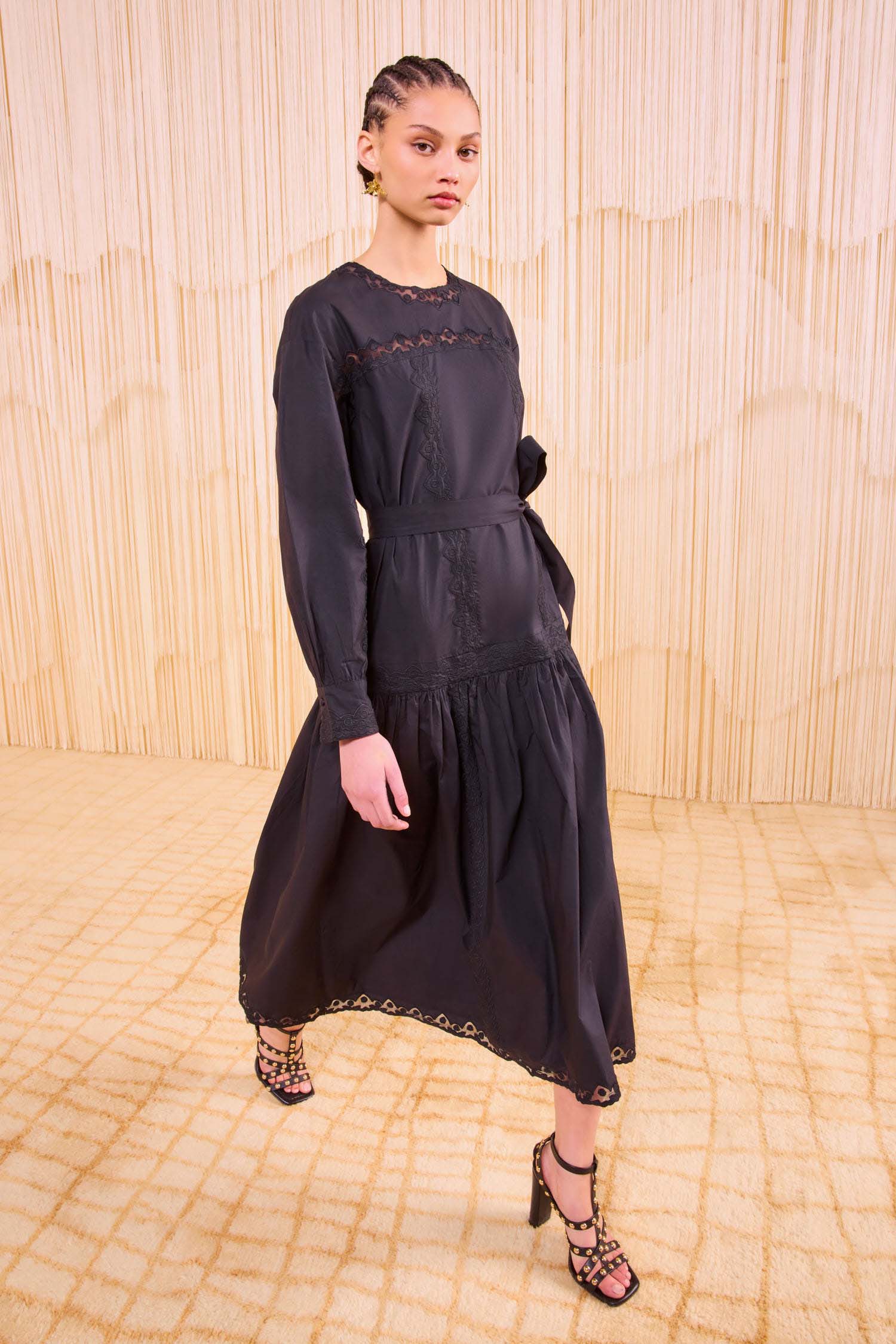 Brin Drop Waist Long Sleeve Dress - Noir
