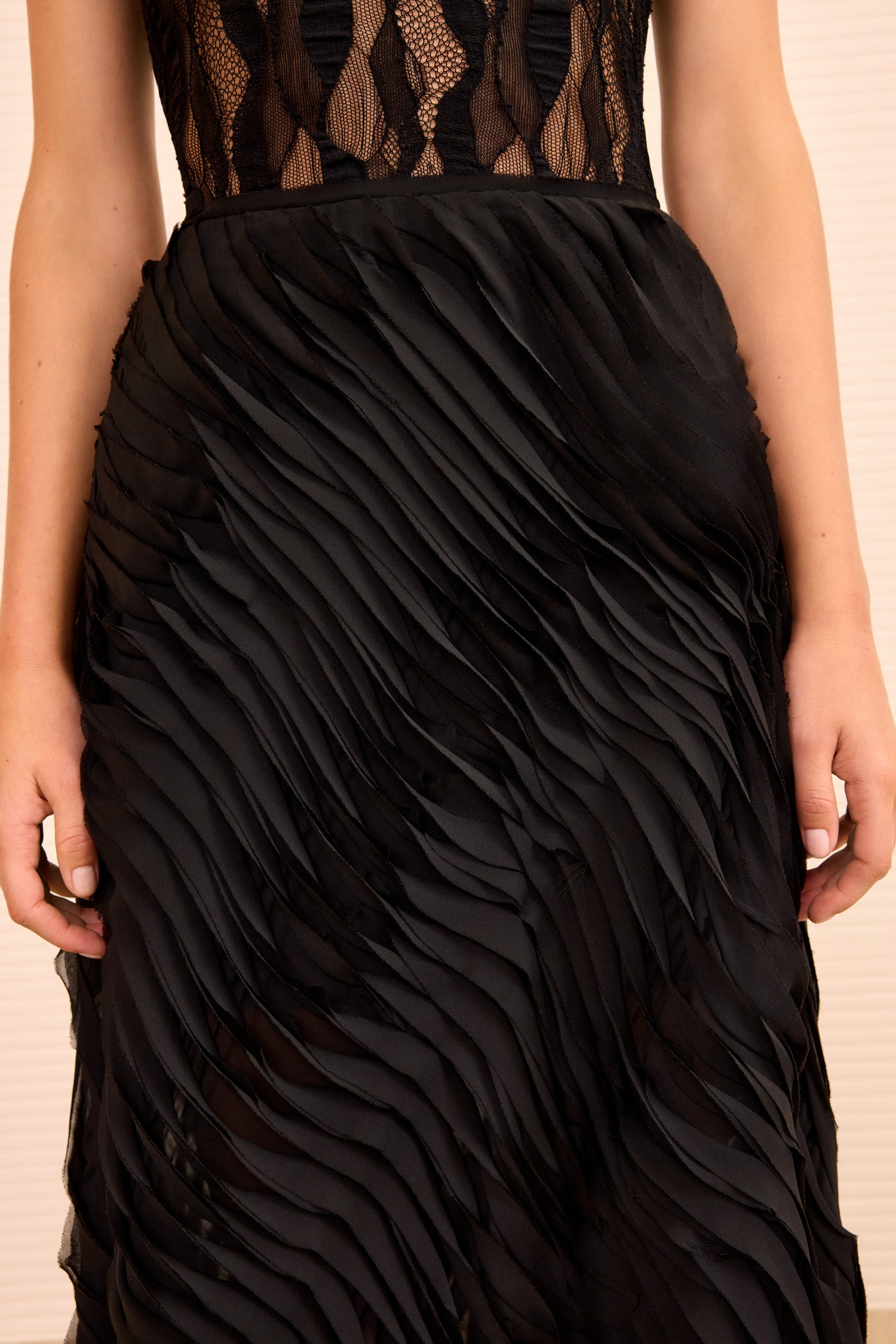 Amiko Midi Skirt - Noir