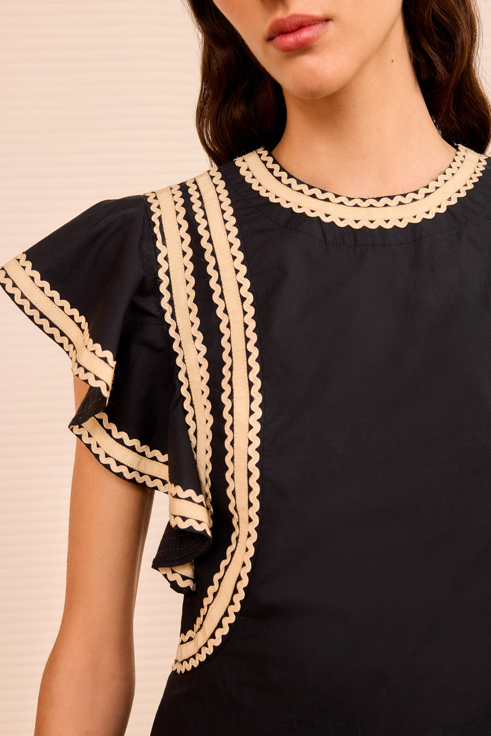 Anora Flutter Sleeve Top - Noir