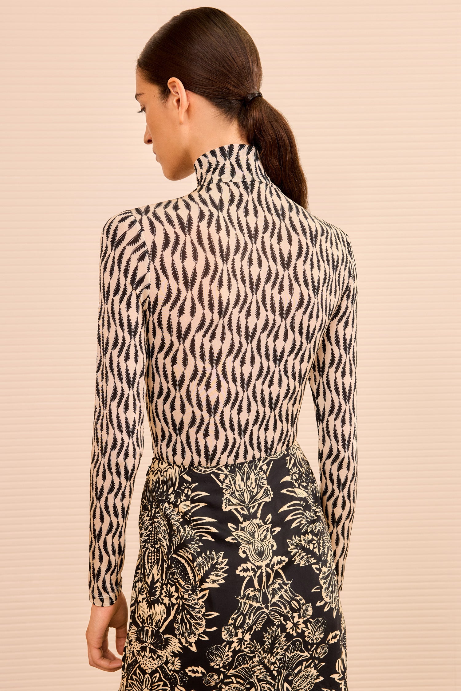 Ulla Johnson Aurelia Jersey Long Sleeve Turtleneck - Silhouette