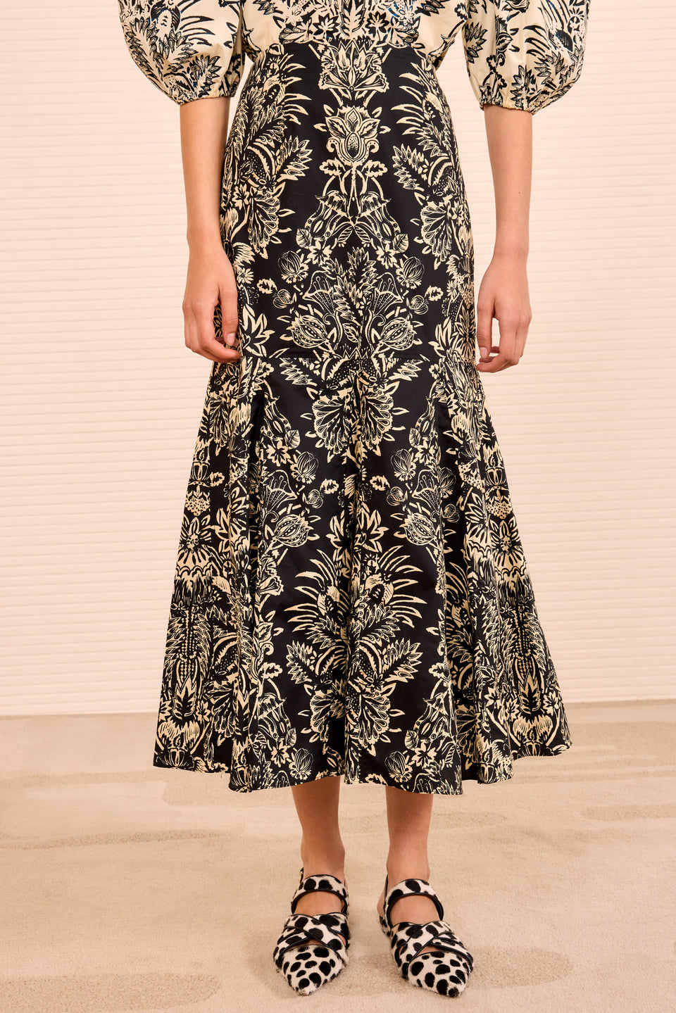 Clarisse Trumpet Midi Skirt - Noir Flora
