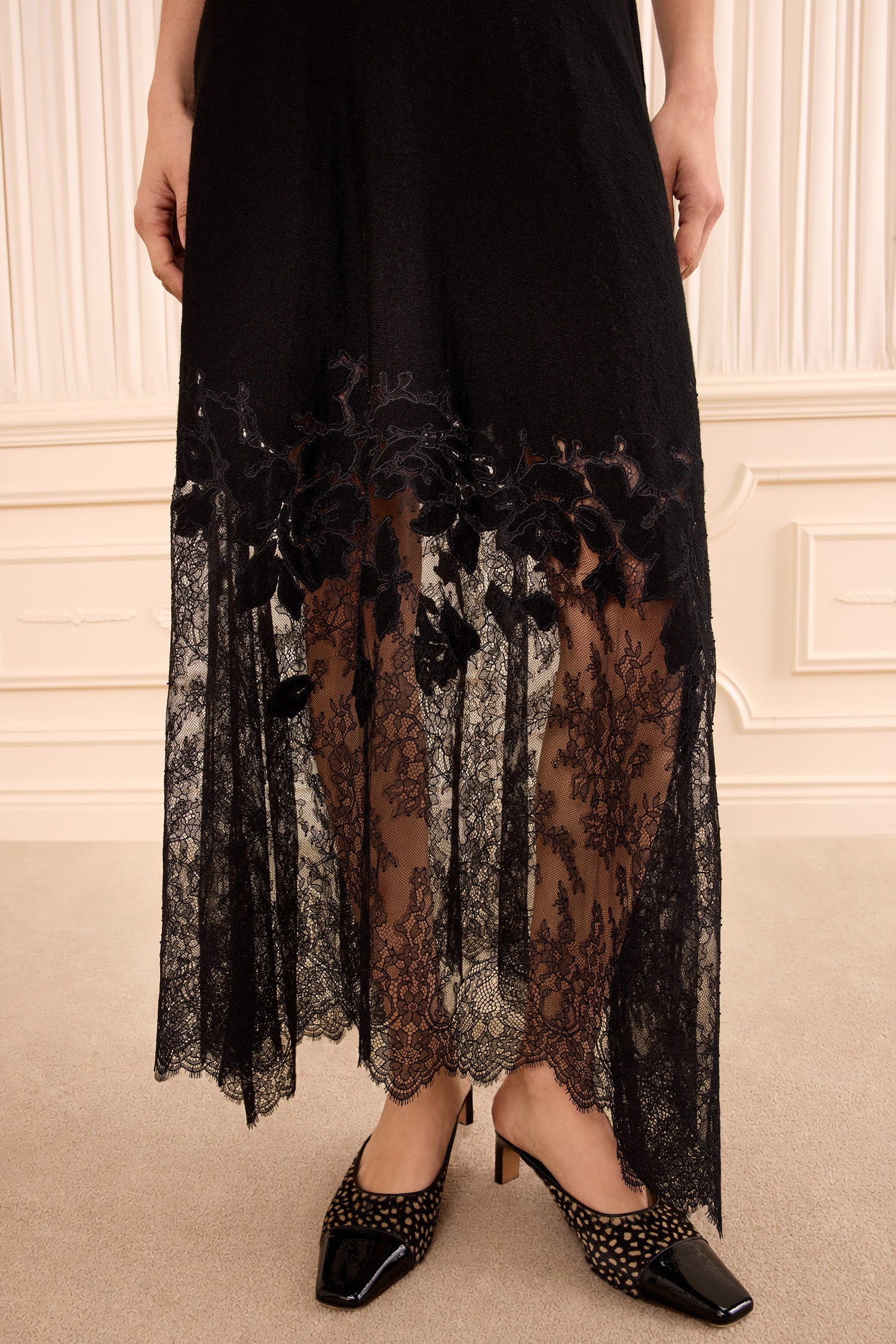 Josina Lace Midi Skirt - Noir Embroidered Merino Wool Midi Skirt