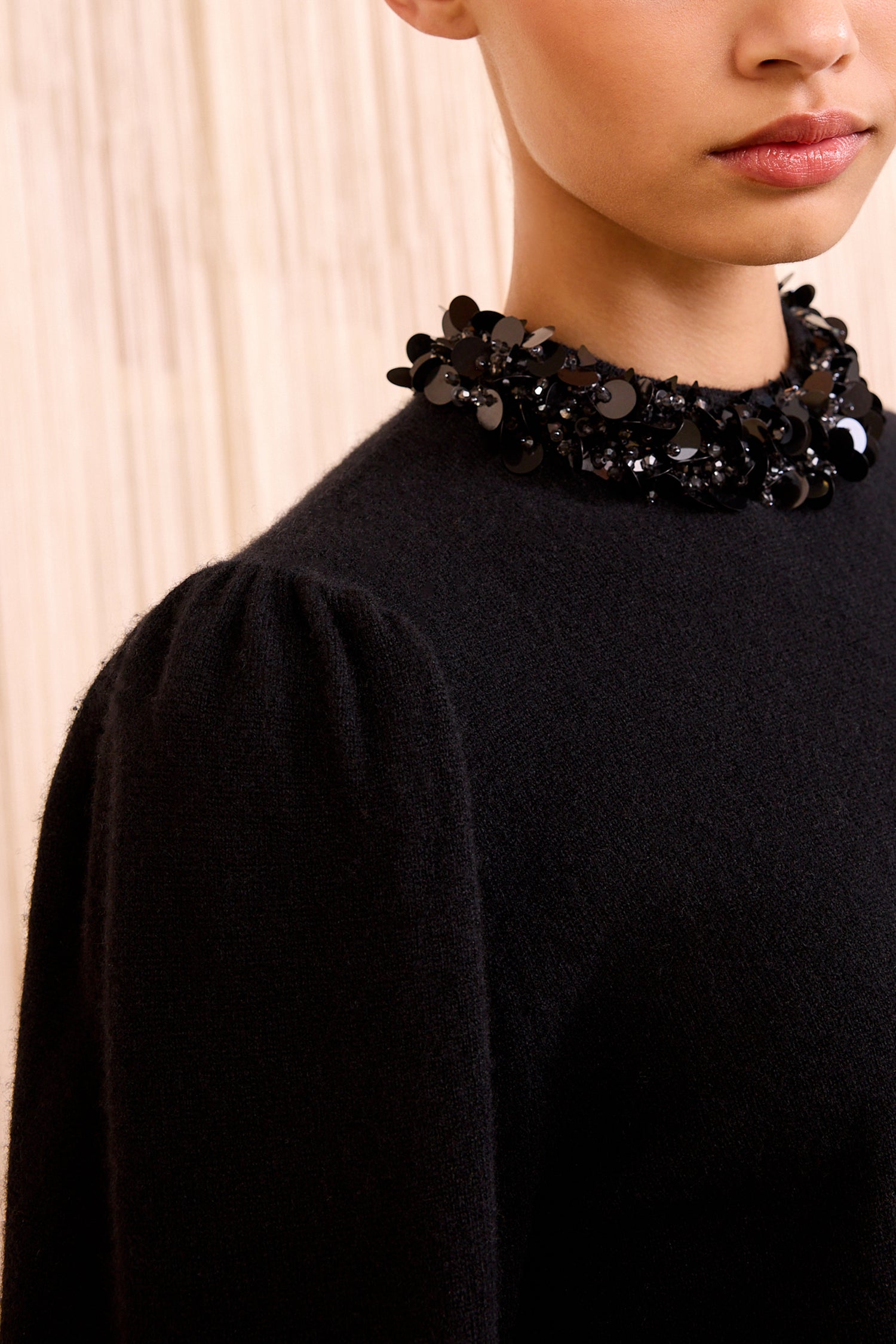Kalani Embroidered Cashmere Long Sleeve - Noir