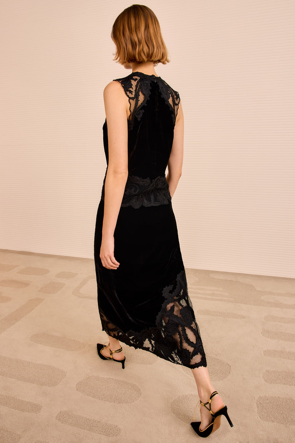 Kassandra Sleeveless Embroidered Top - Noir