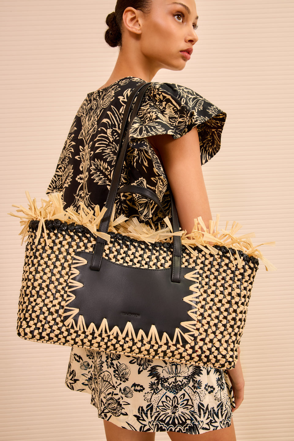 Lali Small E/W Tote - Noir Natural