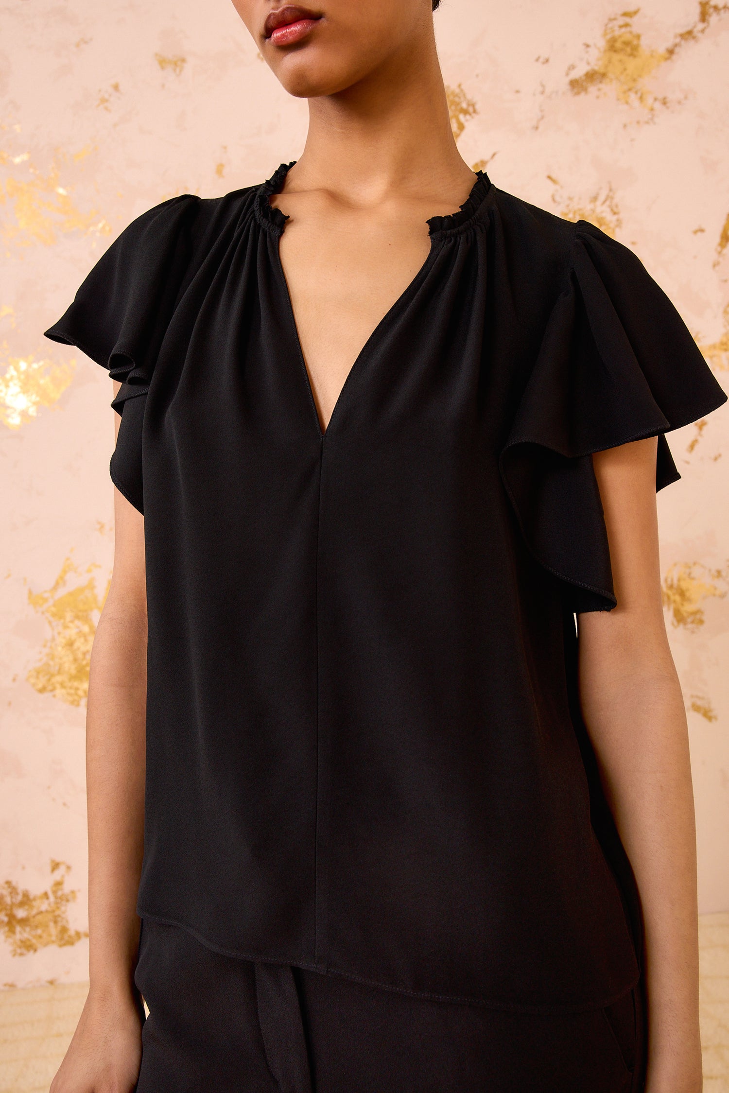 Lilo Flutter Sleeve Blouse - Noir