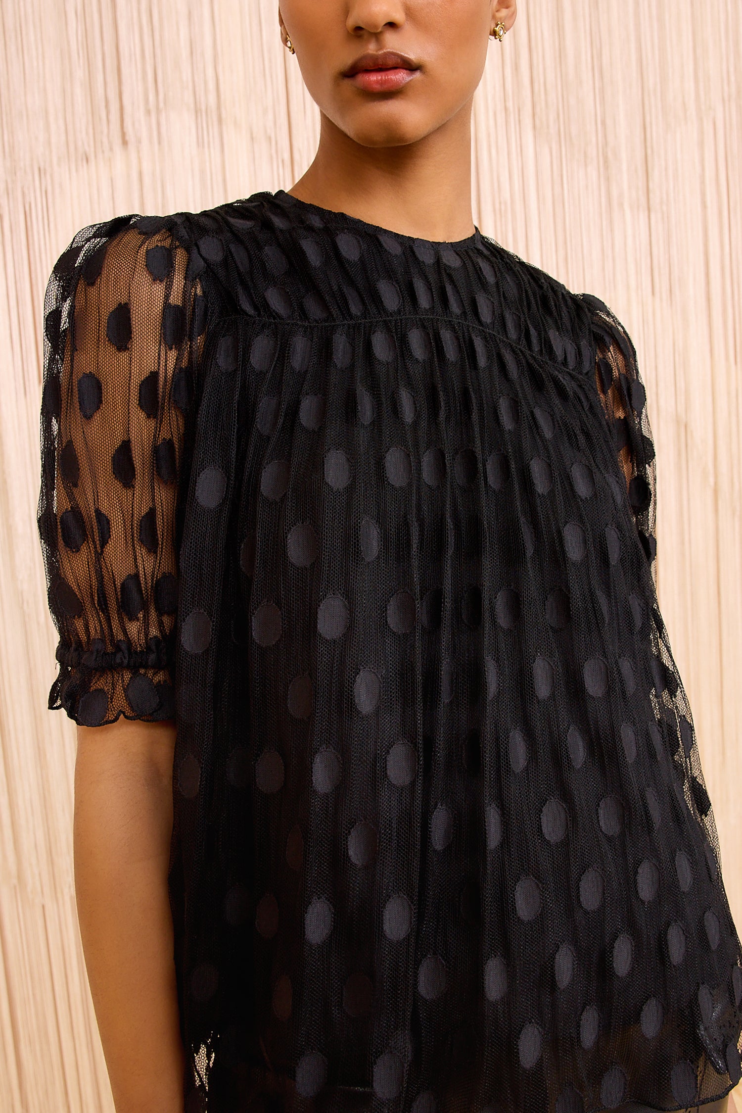 Nitara Lace Short Sleeve Blouse - Noir