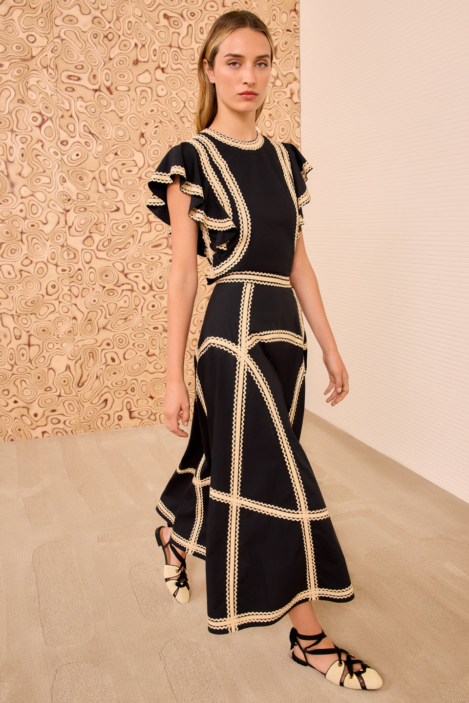 Norah A&dash;Line Midi Skirt - Noir