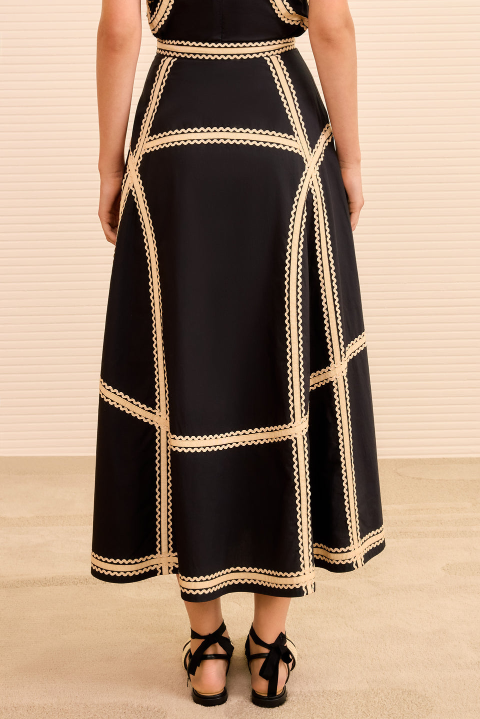 Norah A&dash;Line Midi Skirt - Noir