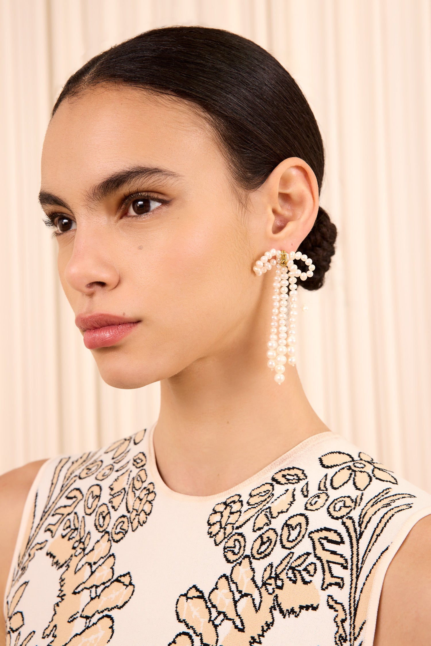 Pearl Bow Earring - Pearl