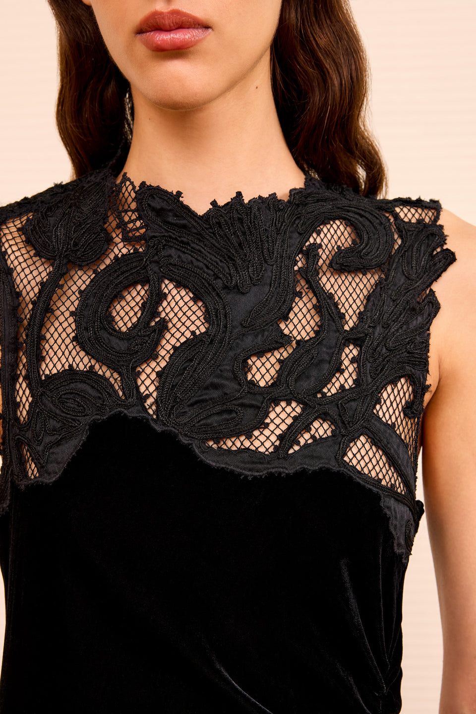 Rosaria Embroidered Ruched Dress - Noir
