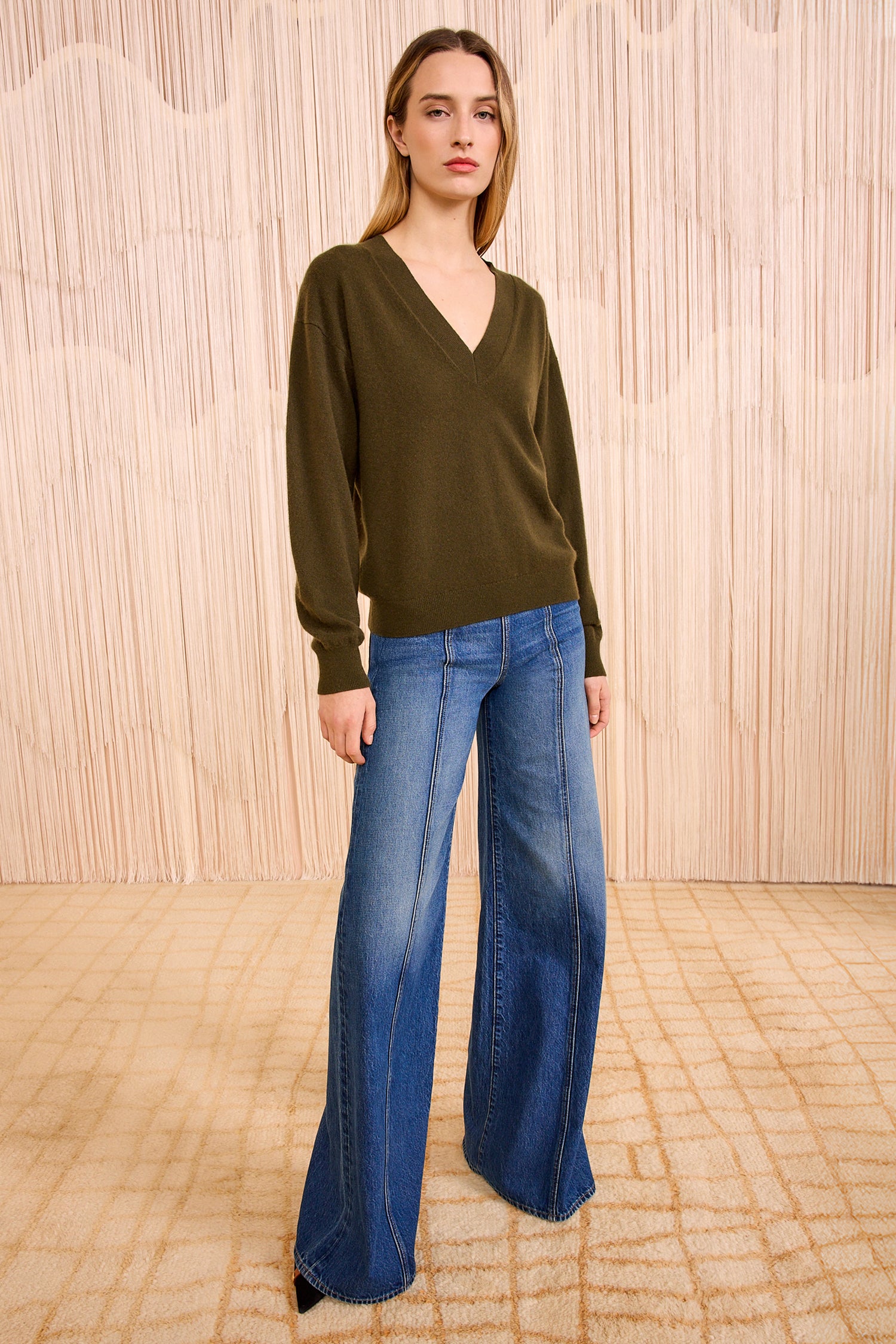 Ryla Cashmere V&ndash;Neck Pullover - Hunter