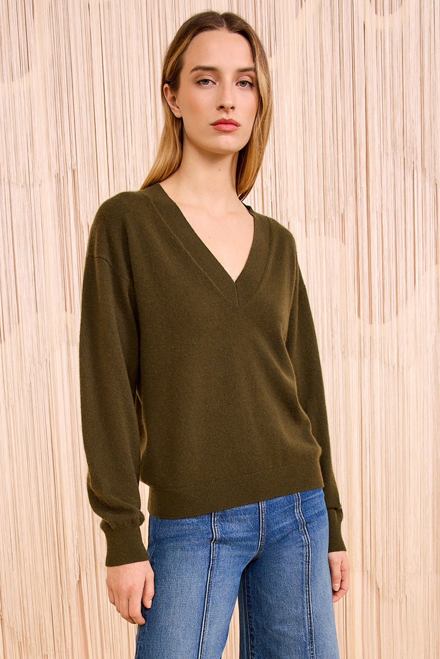 Ryla Cashmere V&ndash;Neck Pullover - Hunter