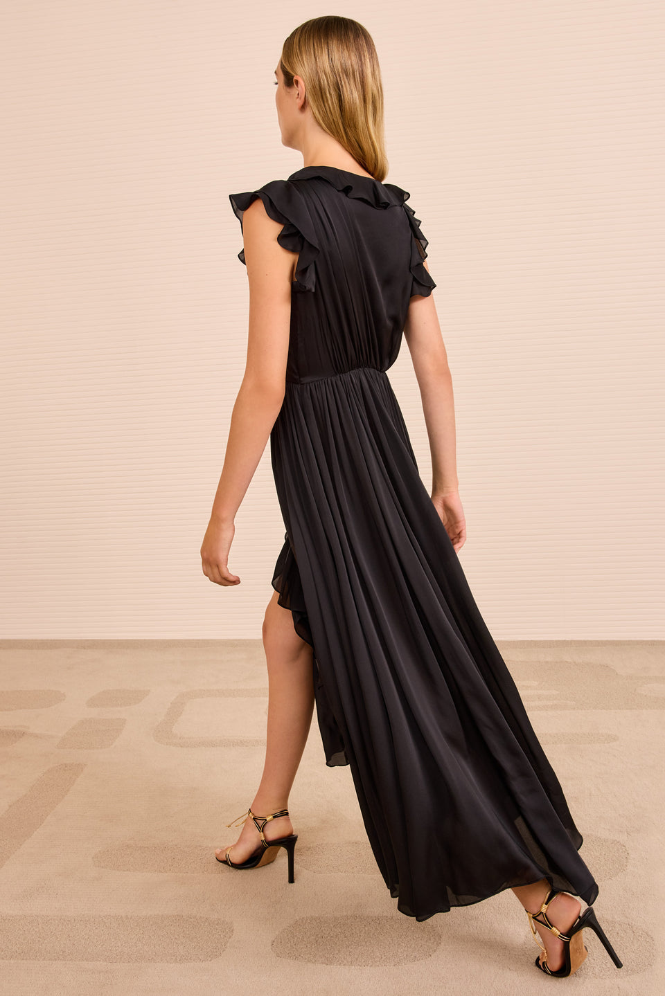 Saanvi Cascading Ruffles Dress - Noir