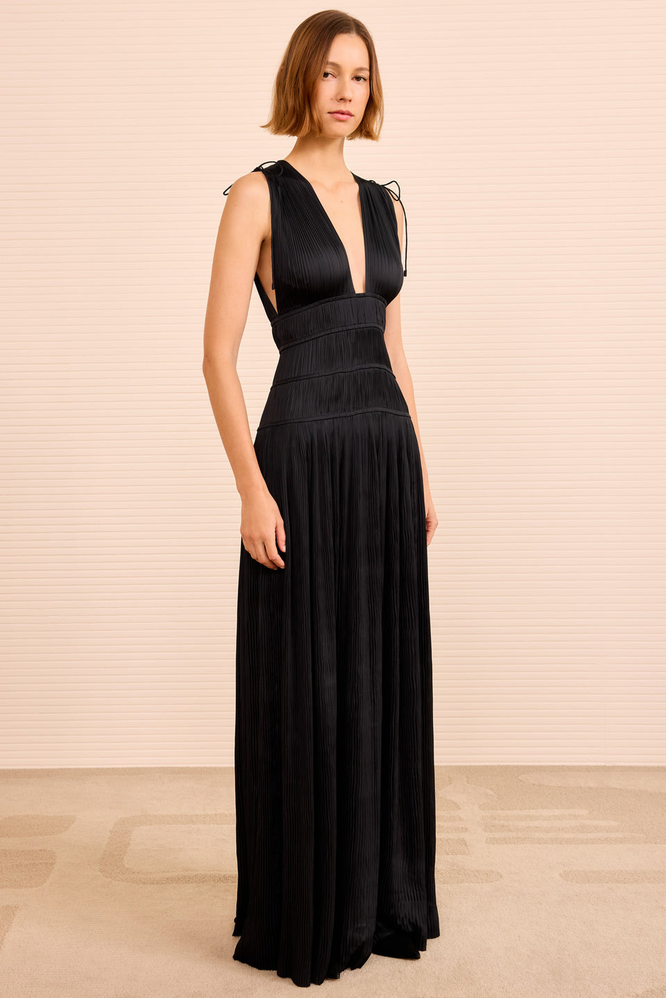 Tasneem Deep V Gown - Noir