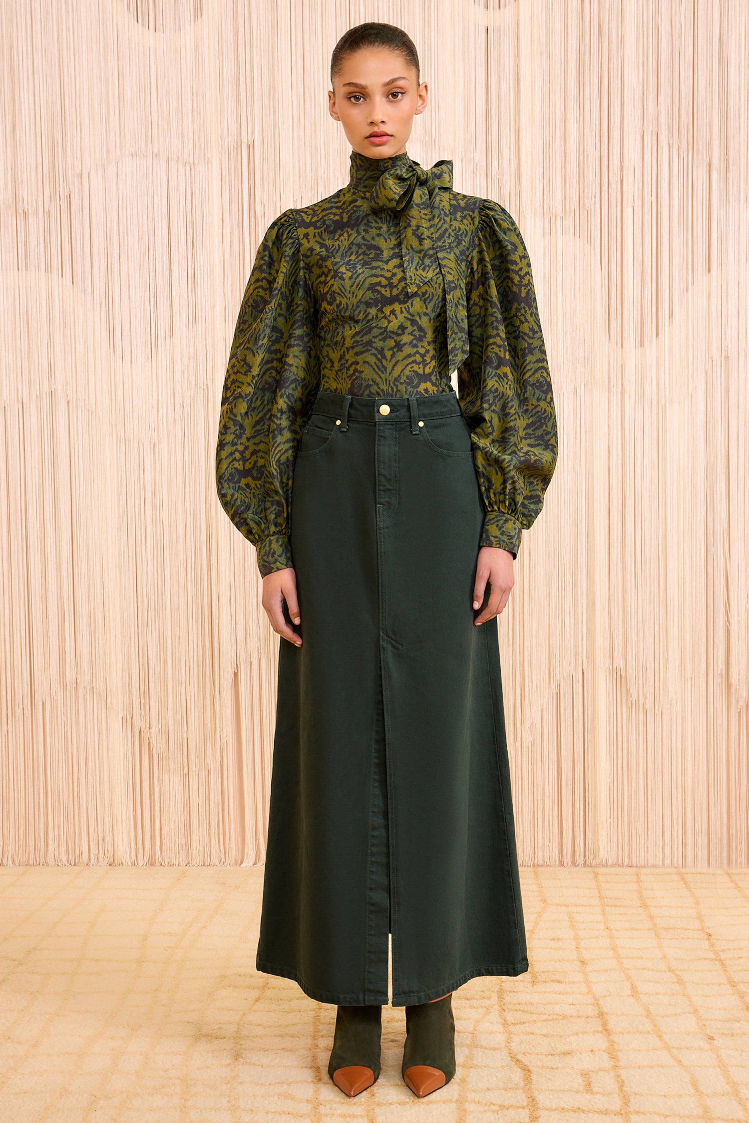 Ulla Johnson The Anais Denim Mid Rise Maxi Skirt - Hunter