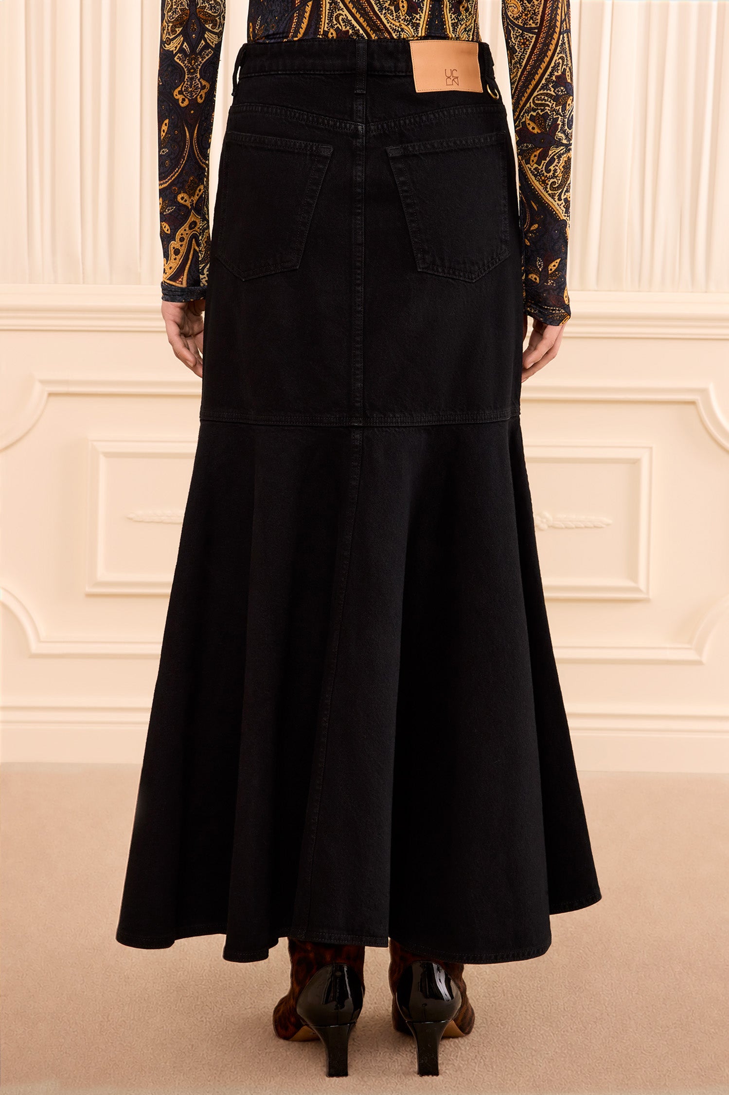 The Madelyn Denim Skirt - Noir