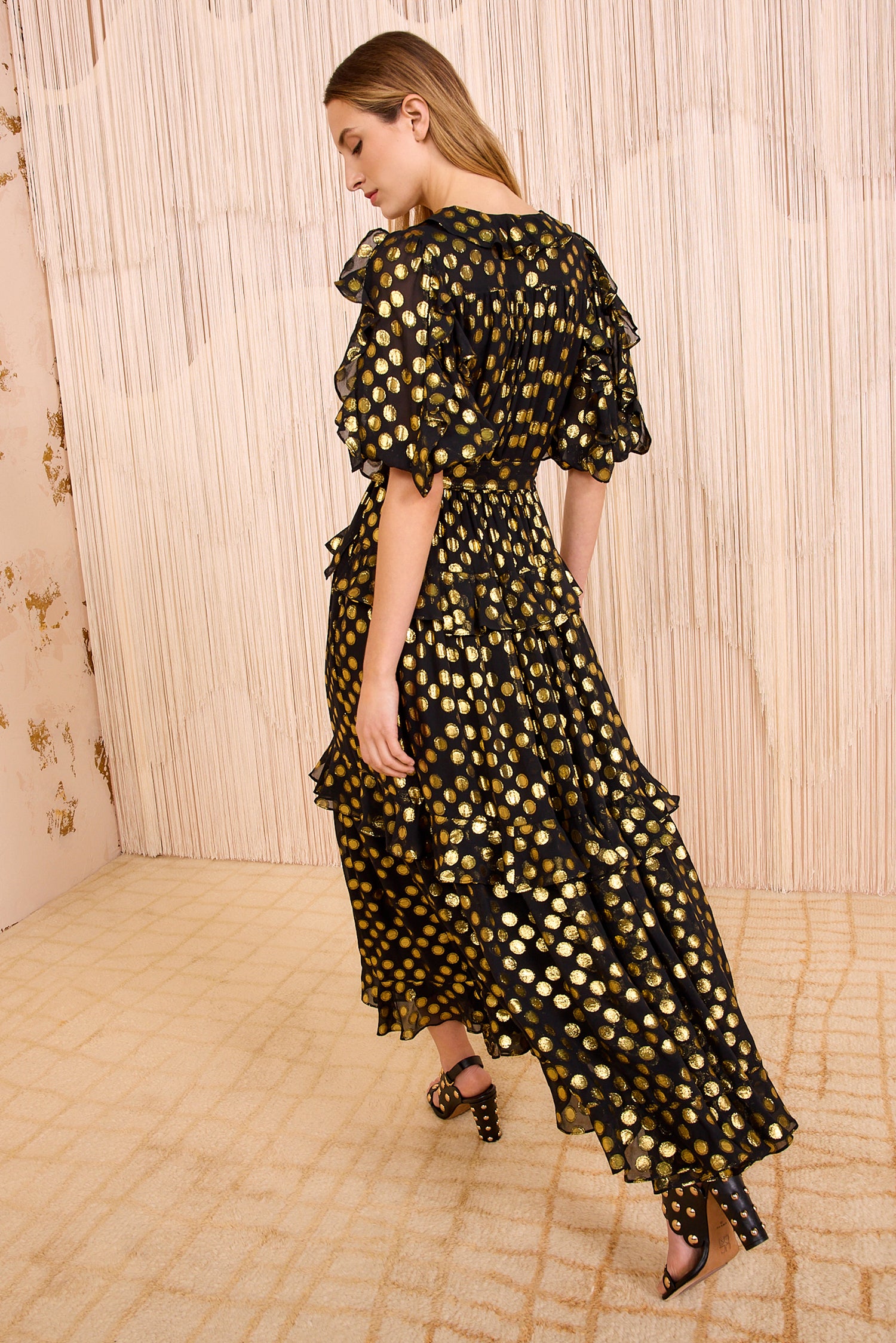 Ulla Johnson Tida Silk V&ndash;Neck Short Sleeve Midi Dress - Obsidian