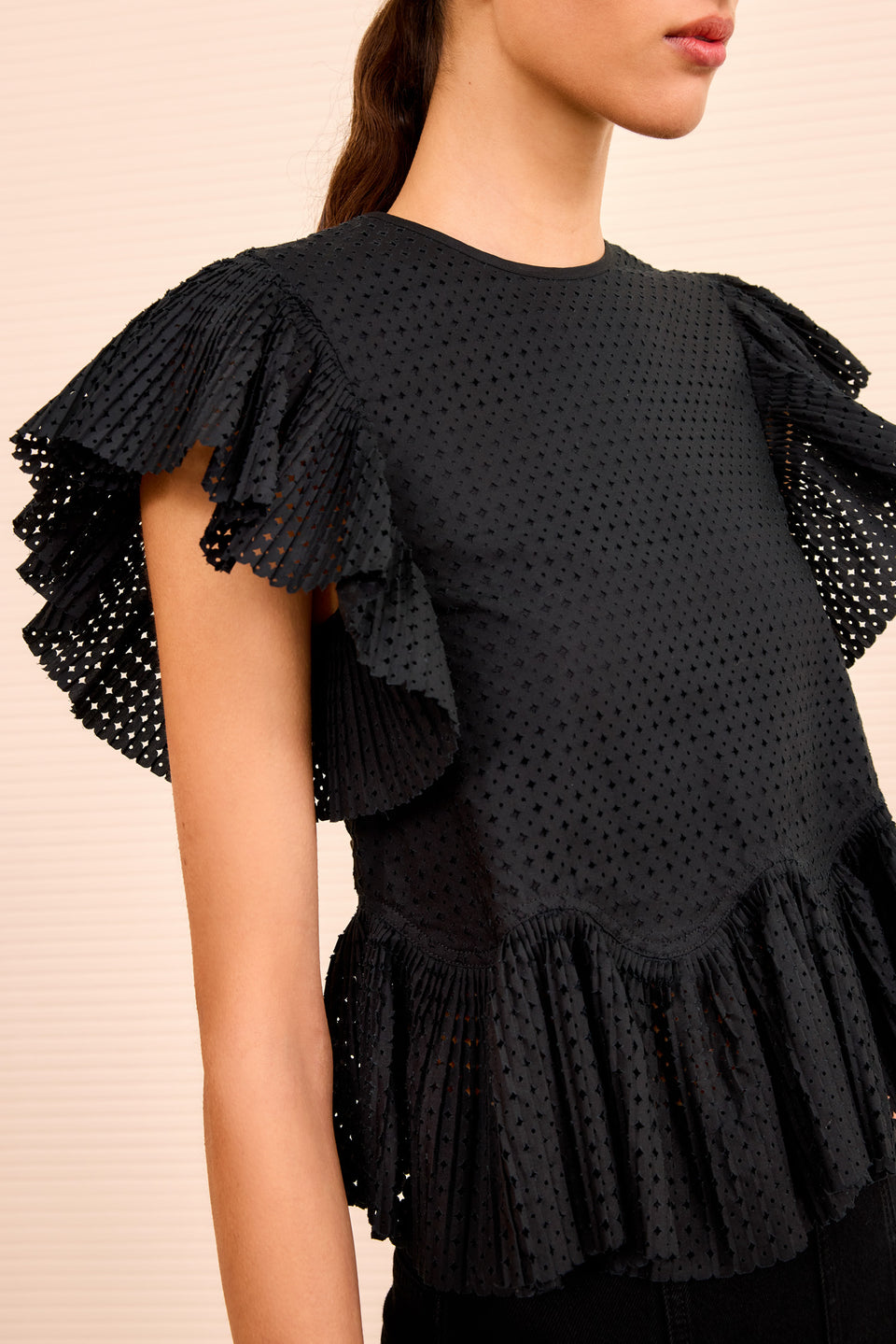 Veasna Flutter Sleeve Top - Noir