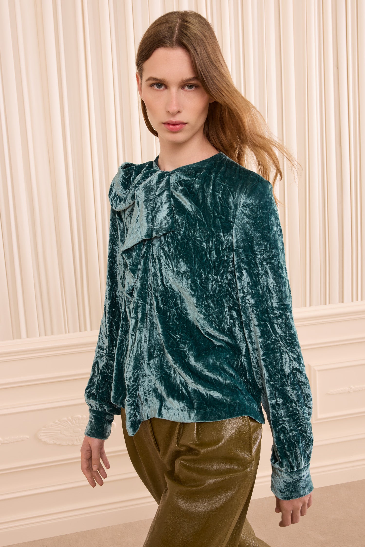 Vesa Long Sleeve Velvet Bow Blouse - Jadeite