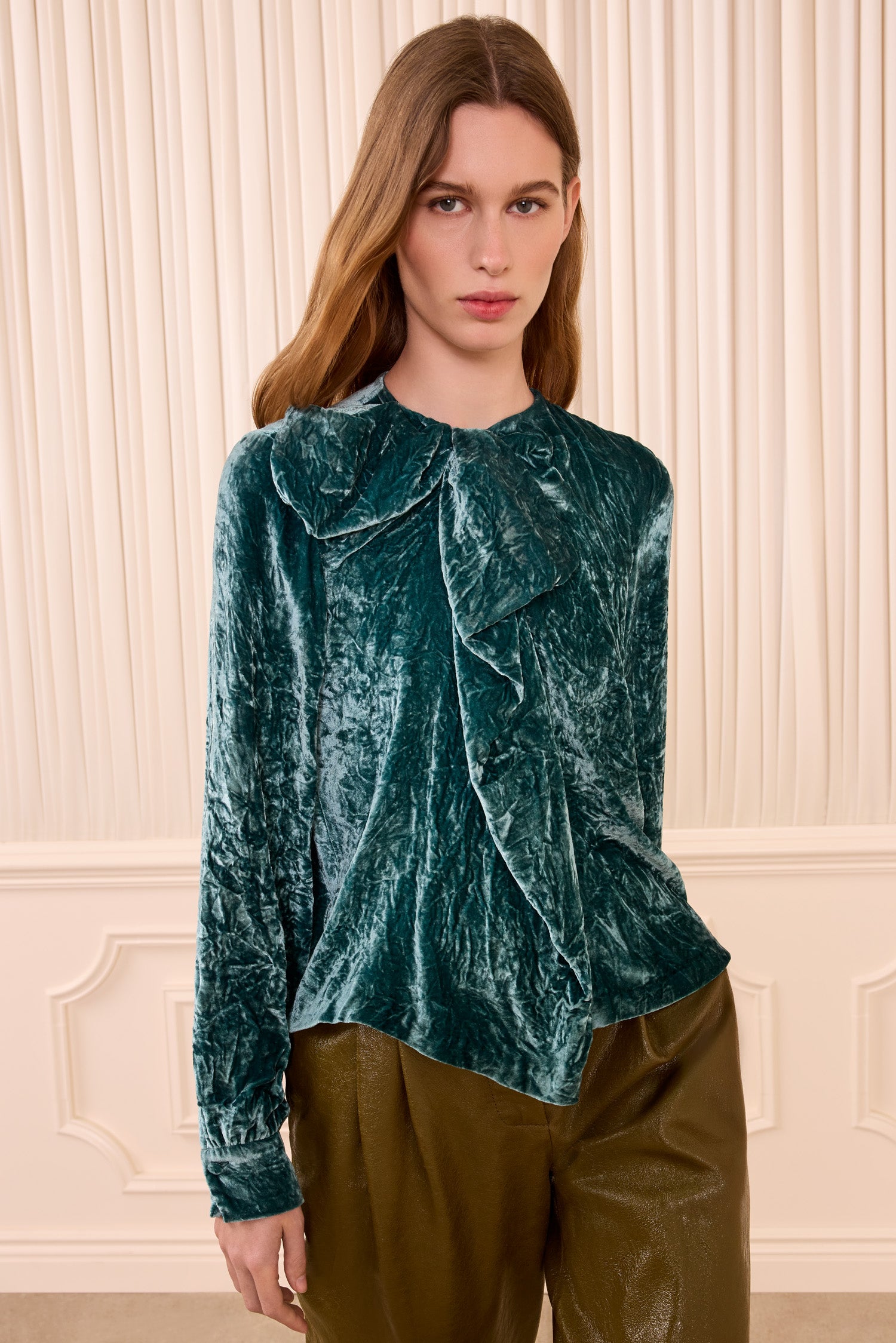Vesa Long Sleeve Velvet Bow Blouse - Jadeite