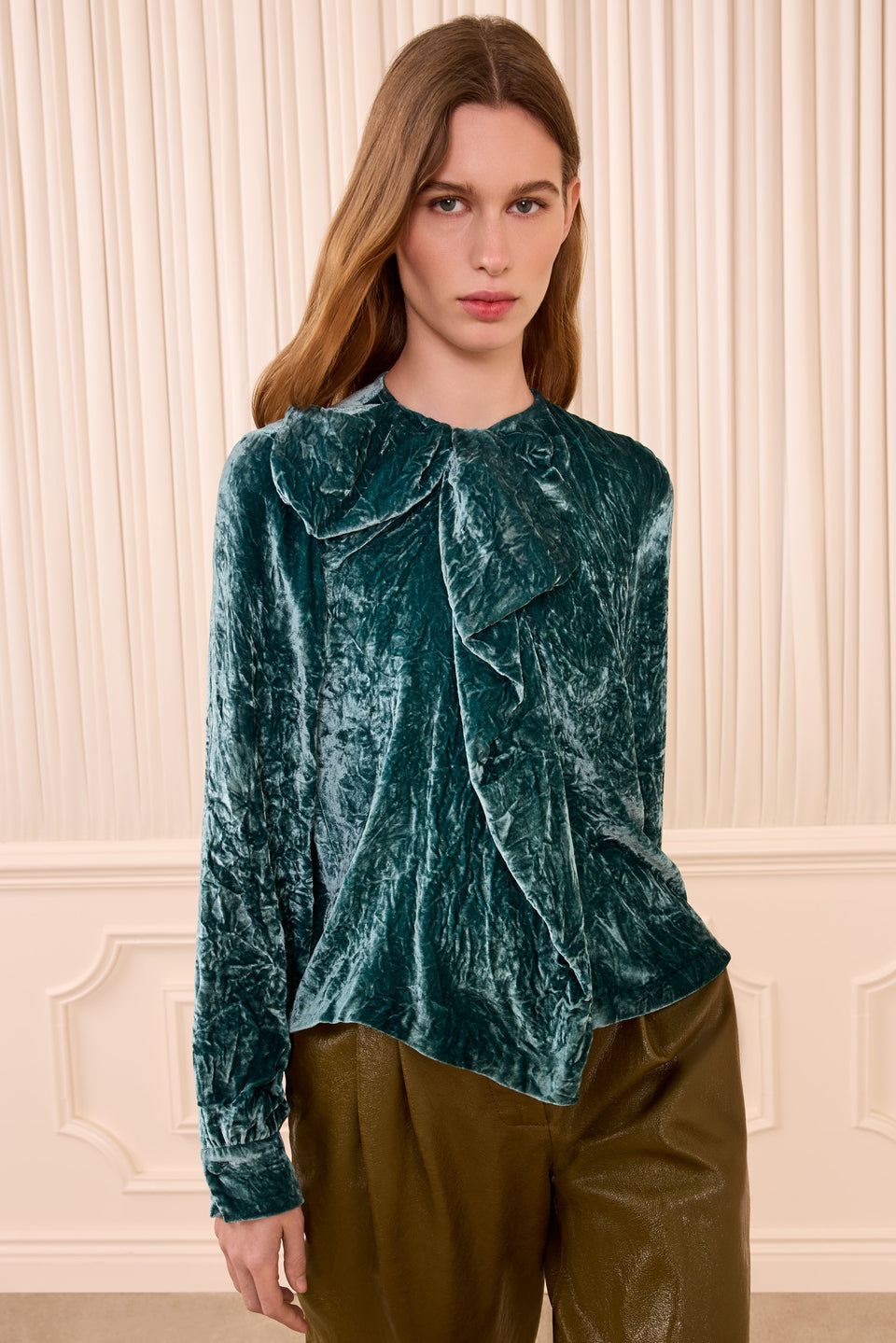 Vesa Long Sleeve Velvet Bow Blouse - Jadeite