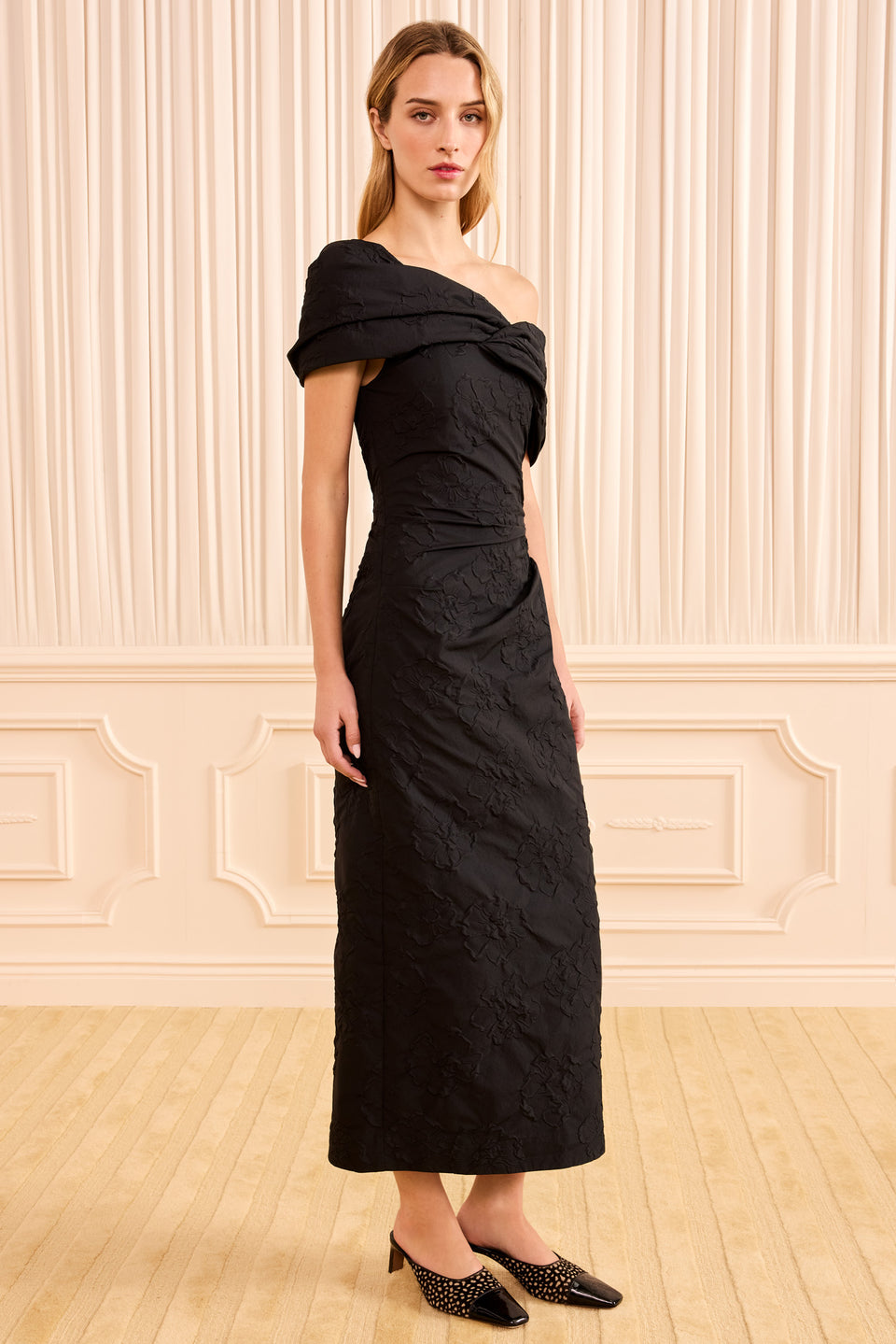 Violeta Off the Shoulder Cloque Dress - Noir