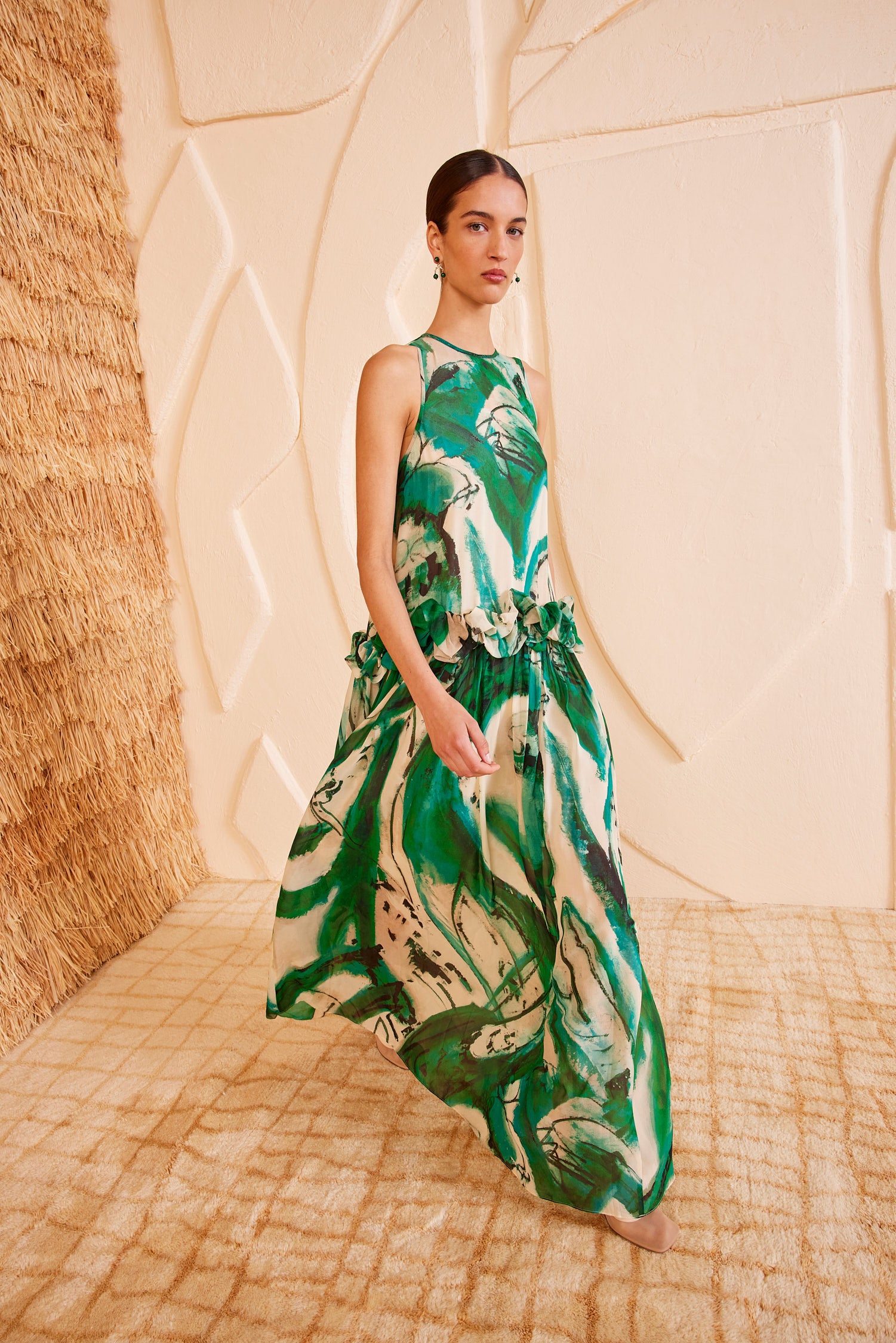Helen Gown - Portrait In Green Printed Sleeveless Silk Gown - Ulla Johnson Helen Gown - Portrait In Green Printed Sleeveless Silk Gown - Ulla Johnson