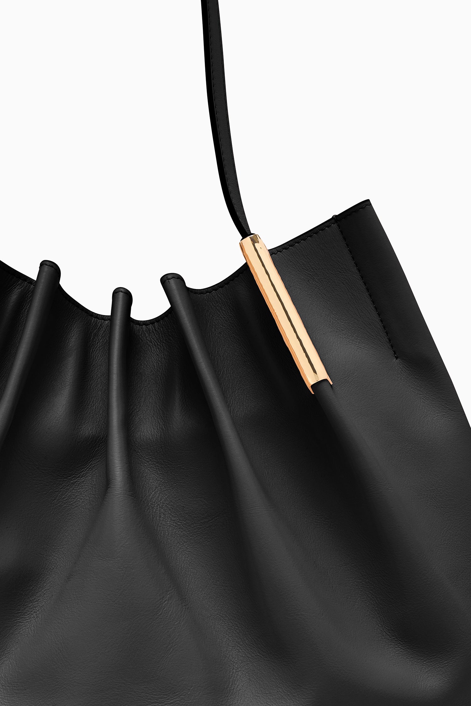 Isadora Ruched East-West Tote - Noir
