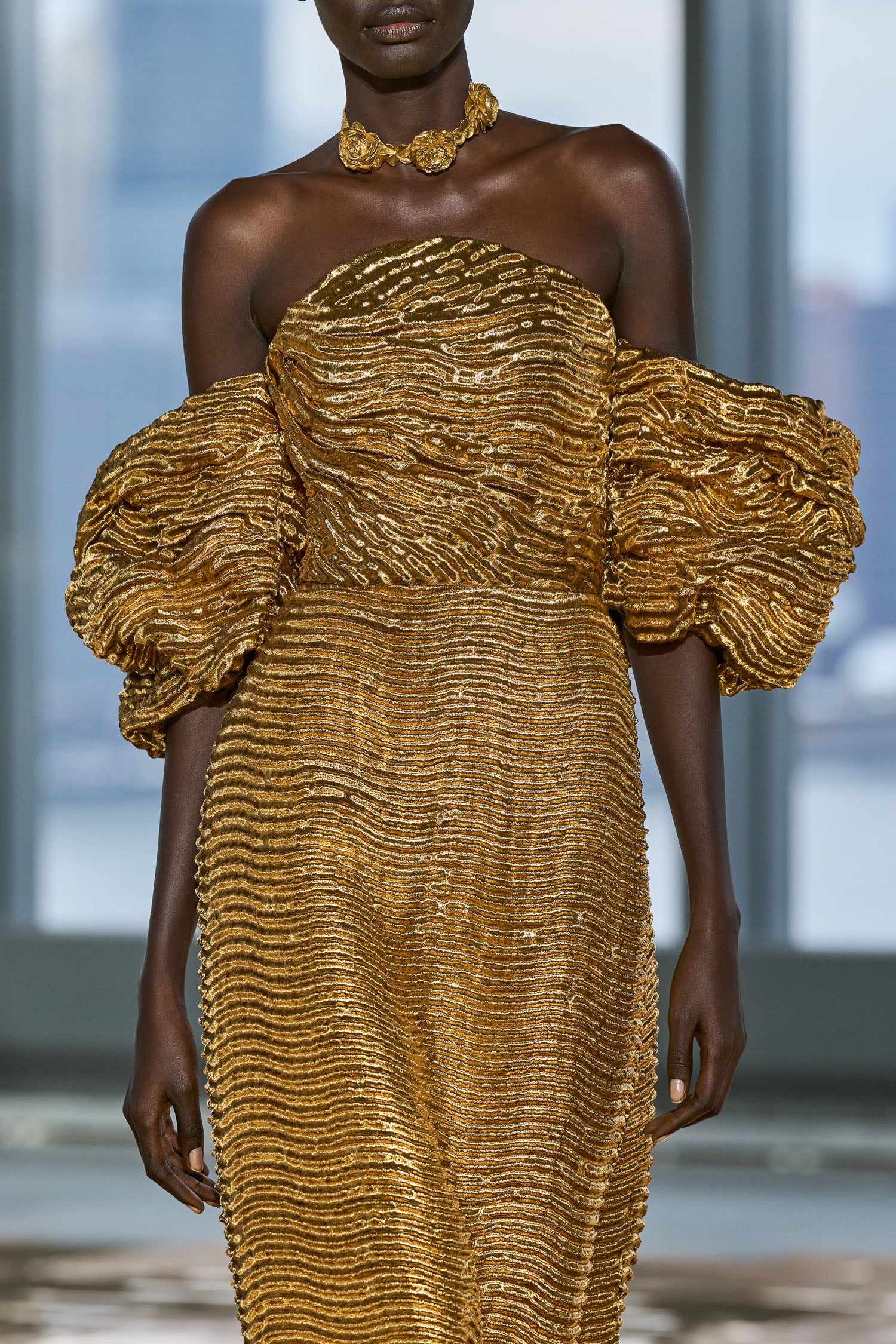 Nisha Metallic Draped Sleeve Gown - Oro