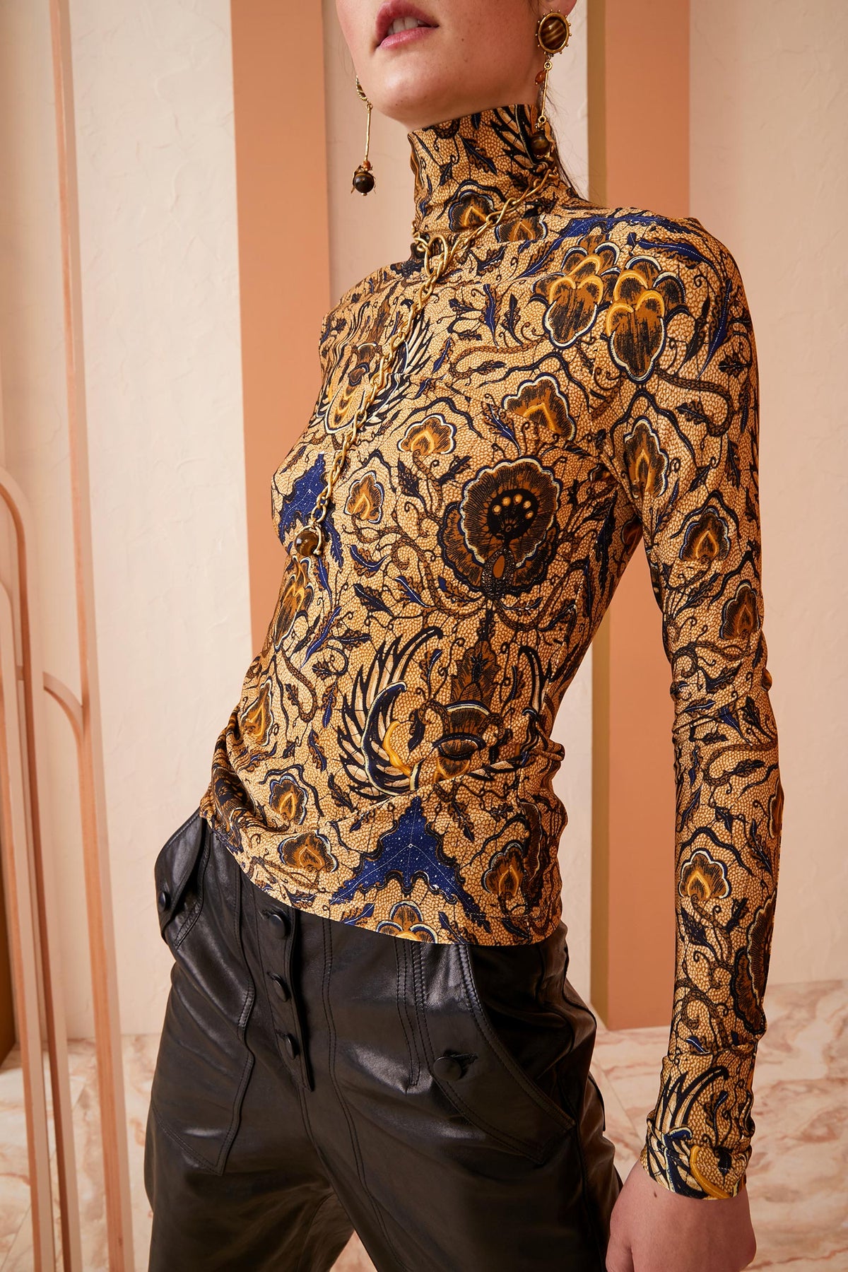 Aurelia Turtleneck - Horn